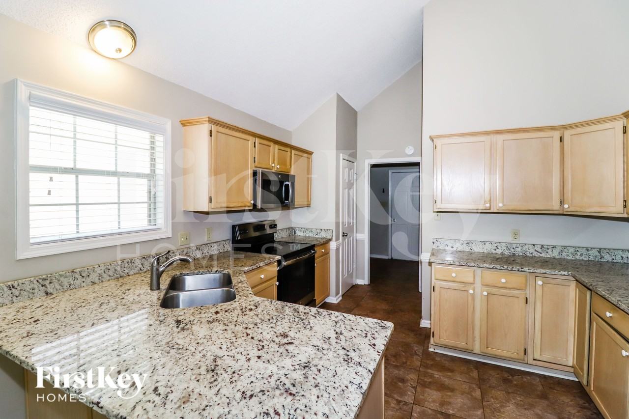 8532 Overcup Oaks Dr - Photo 7 of 15