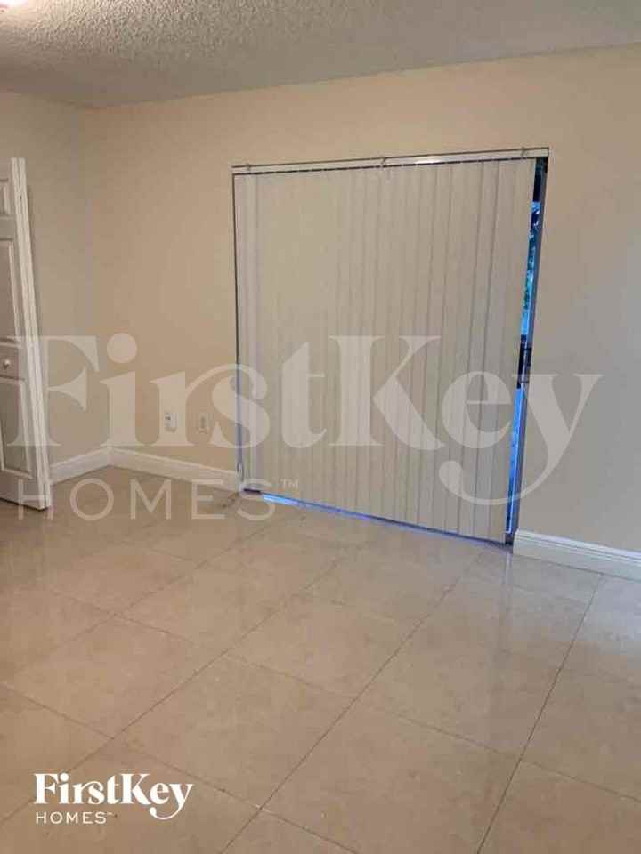 8410 Nwpl - Photo 6 of 17