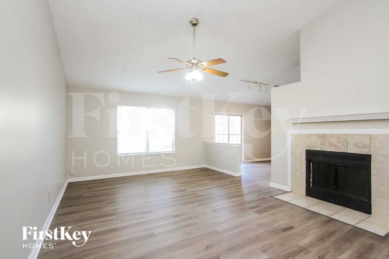 8407 Fort Sumter Dr - Photo 3 of 19