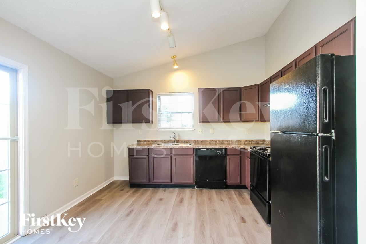 8407 Fort Sumter Dr - Photo 6 of 19