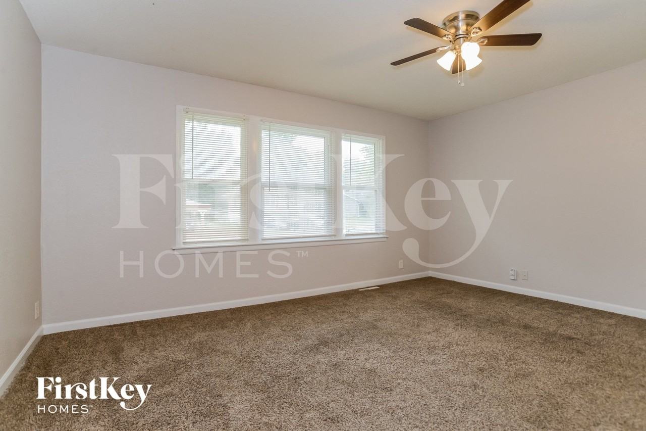 8402 East 92nd Terrace - Photo 3 of 15