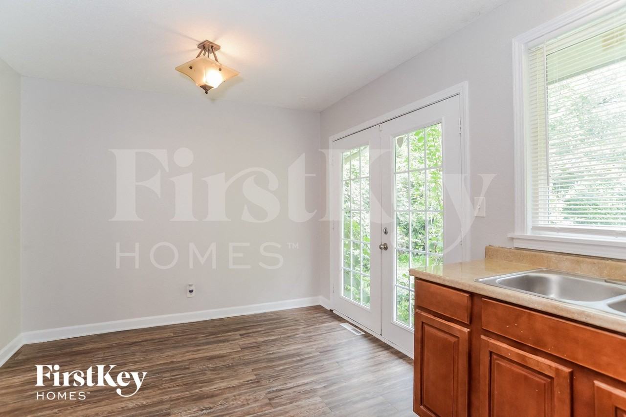 8402 East 92nd Terrace - Photo 7 of 15