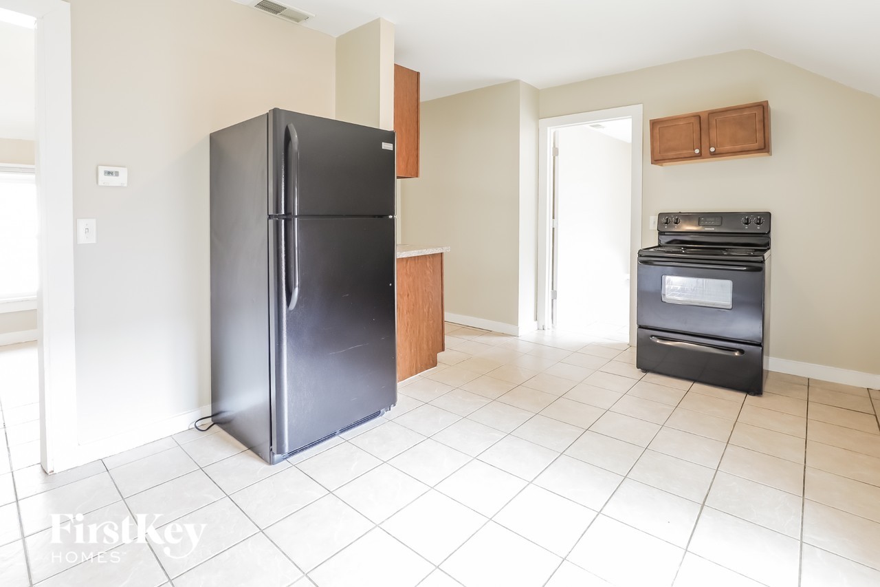 838 Prescott St #2 - Photo 6 of 15