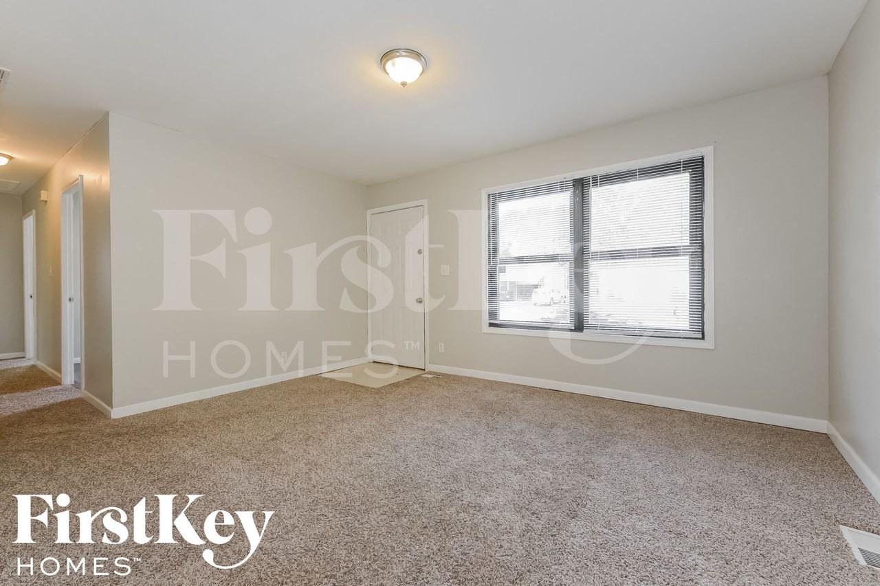 831 N 83rd Ter - Photo 3 of 14