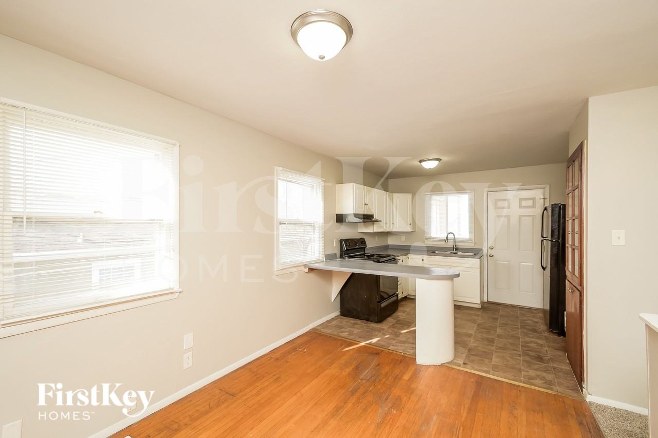 8308 E 35th Pl - Photo 3 of 16