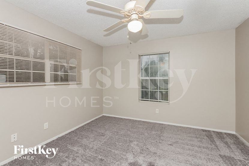 830 Burland St - Photo 7 of 16