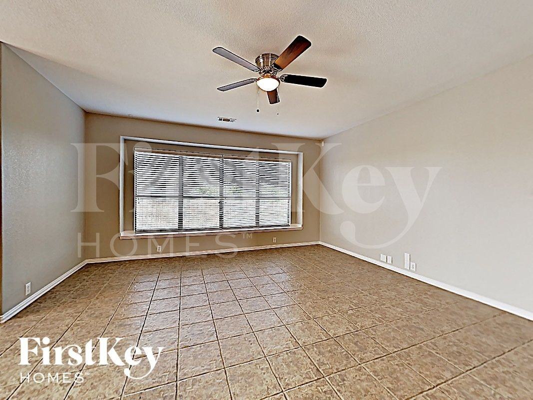 816 Cutting Horse Drive - Photo 2 of 17