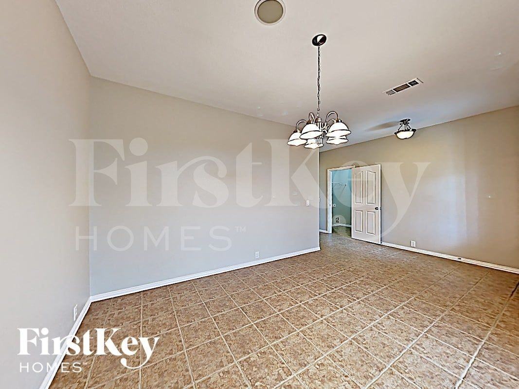 816 Cutting Horse Drive - Photo 6 of 17