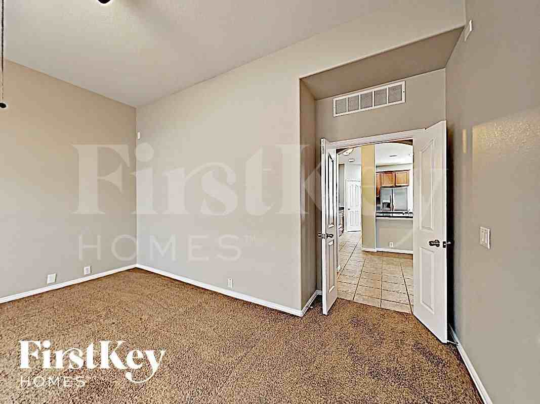 816 Cutting Horse Drive - Photo 7 of 17