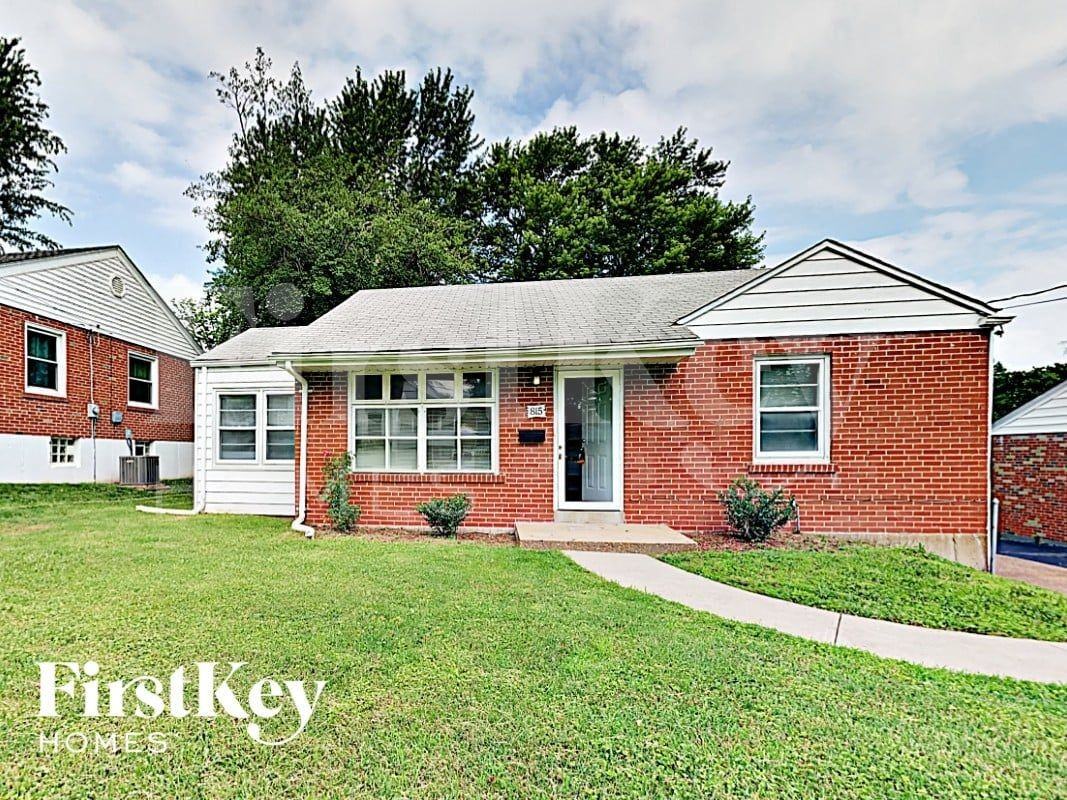 815 Saint Jean St - Photo 2 of 14