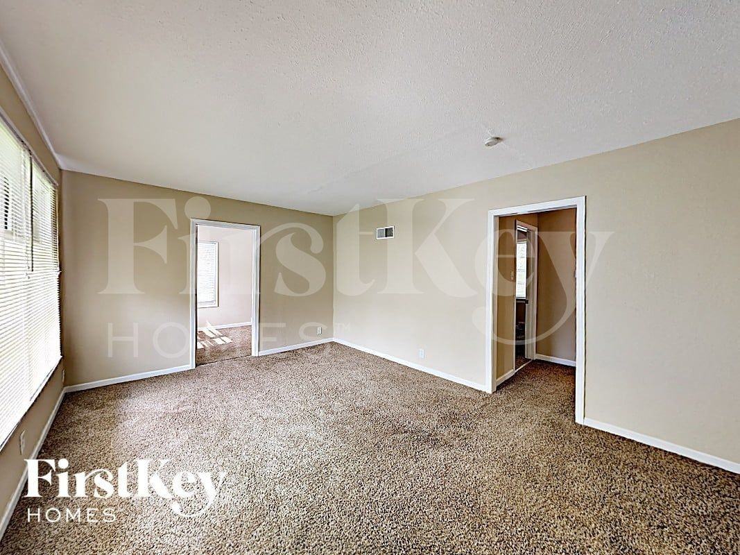 815 Saint Jean St - Photo 4 of 14