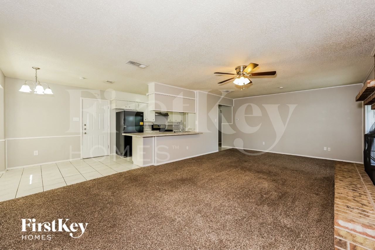 813 Rose St - Photo 3 of 16