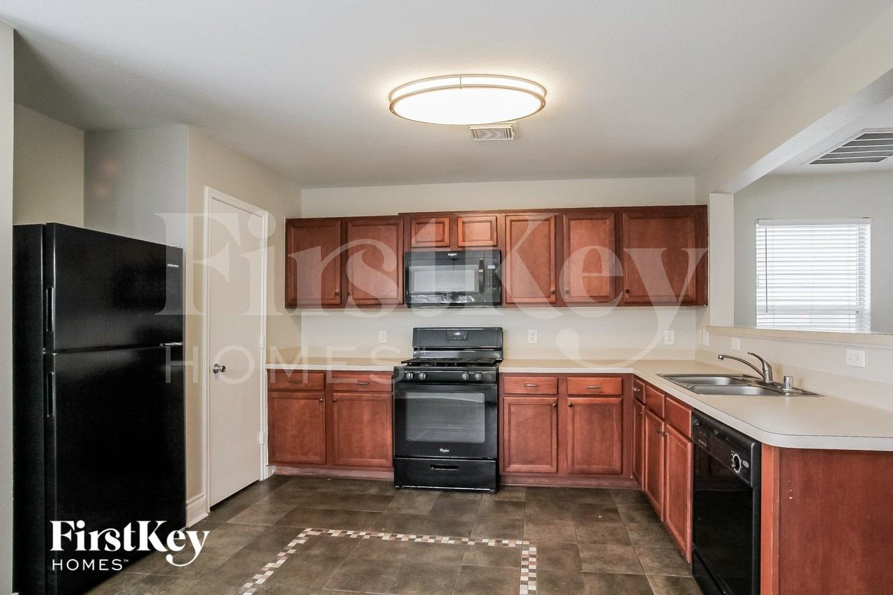 8115 Villandry Ln - Photo 5 of 15