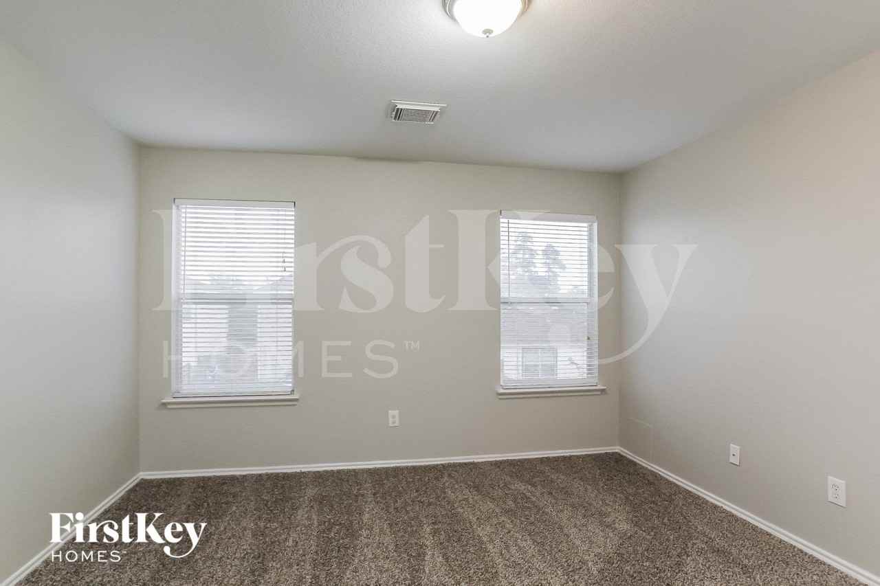 8115 Villandry Ln - Photo 7 of 15