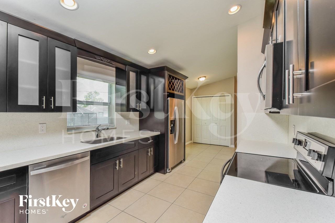 8064 Winged Foot Drive - Photo 4 of 15