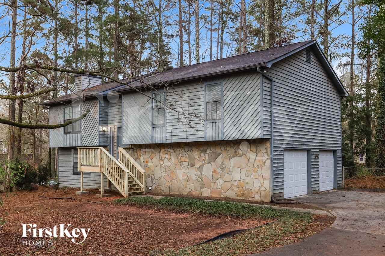 803 Brook Hollow Cir Se