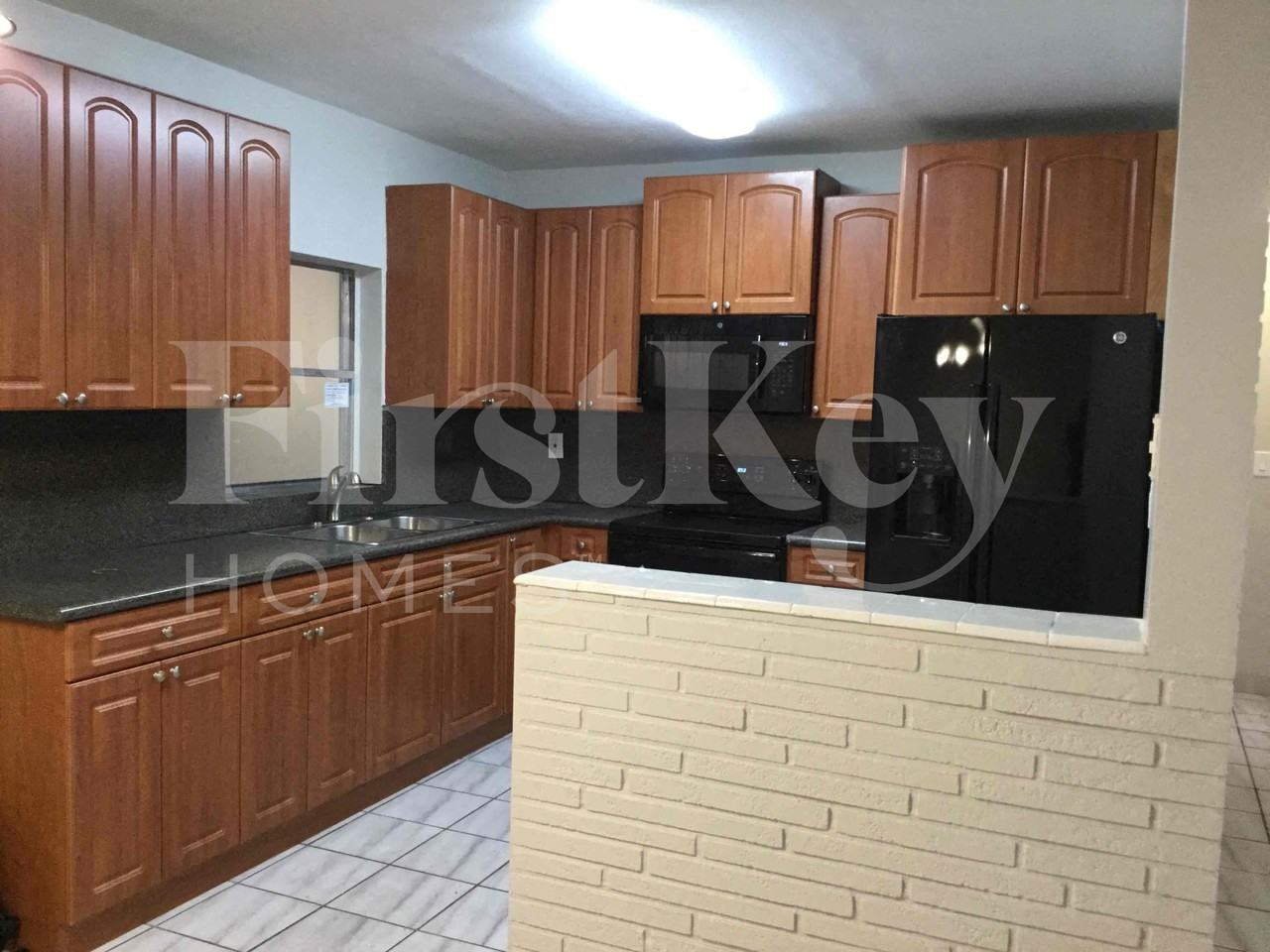 7925 Indigo St - Photo 4 of 22