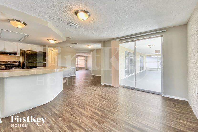 7820 Chalafonte Dr - Photo 4 of 15