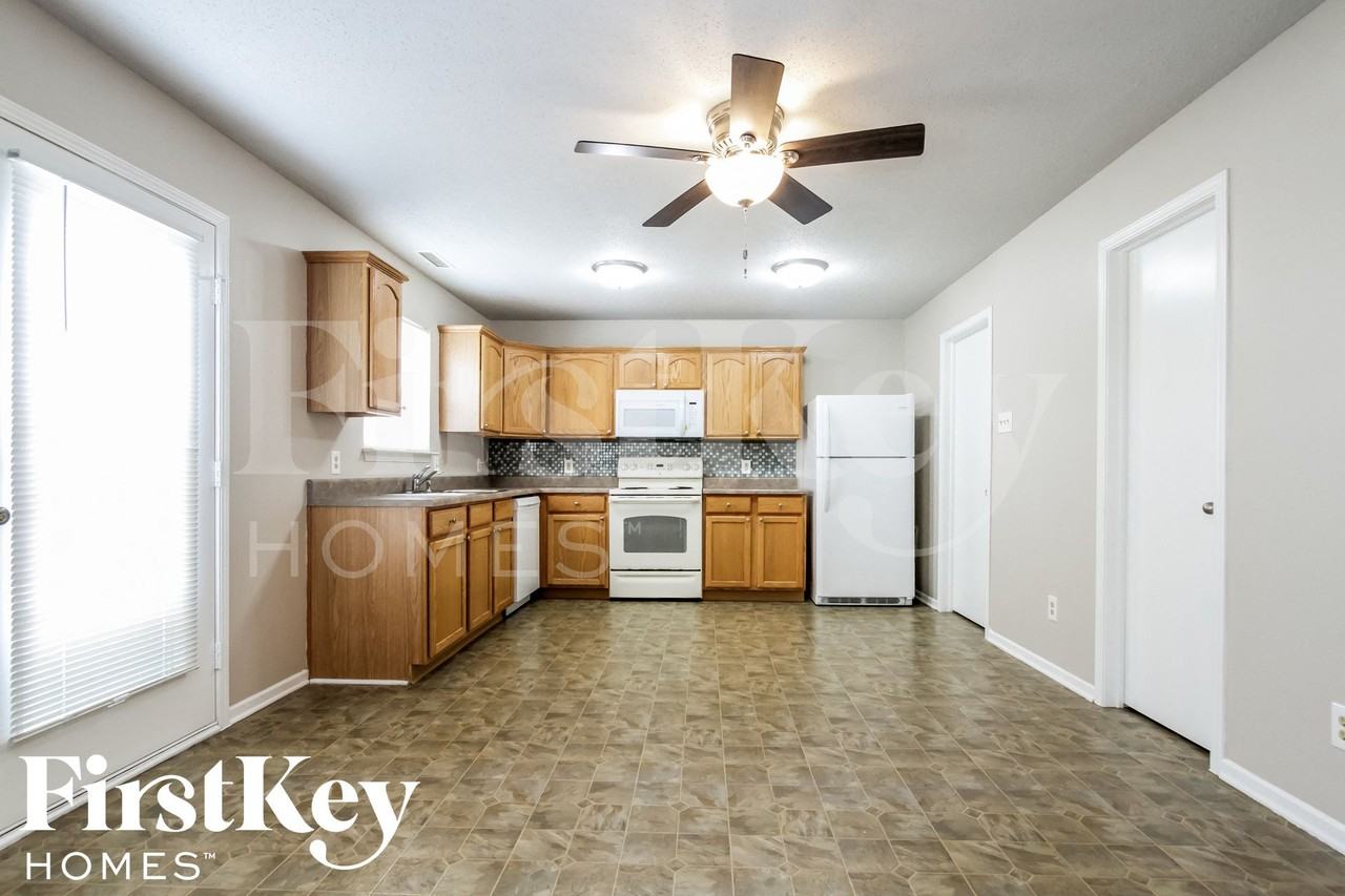 7731 Brandenburg Way - Photo 5 of 15