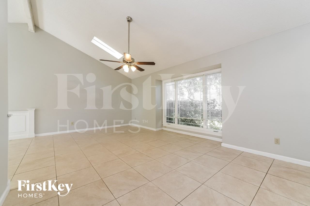 7654 Balmy Court - Photo 3 of 19