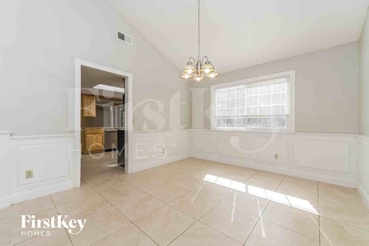 7654 Balmy Court - Photo 6 of 19