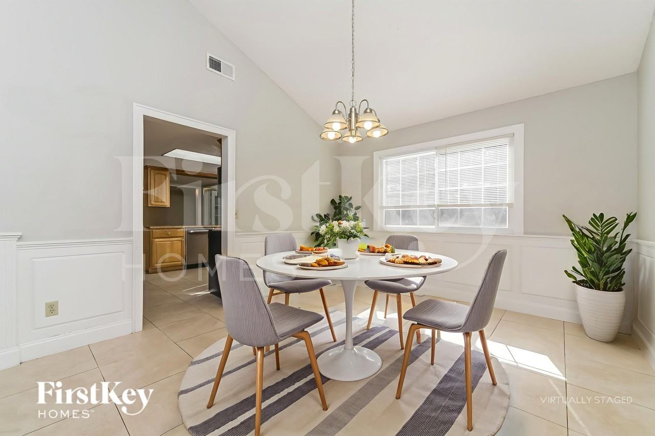 7654 Balmy Court - Photo 7 of 19