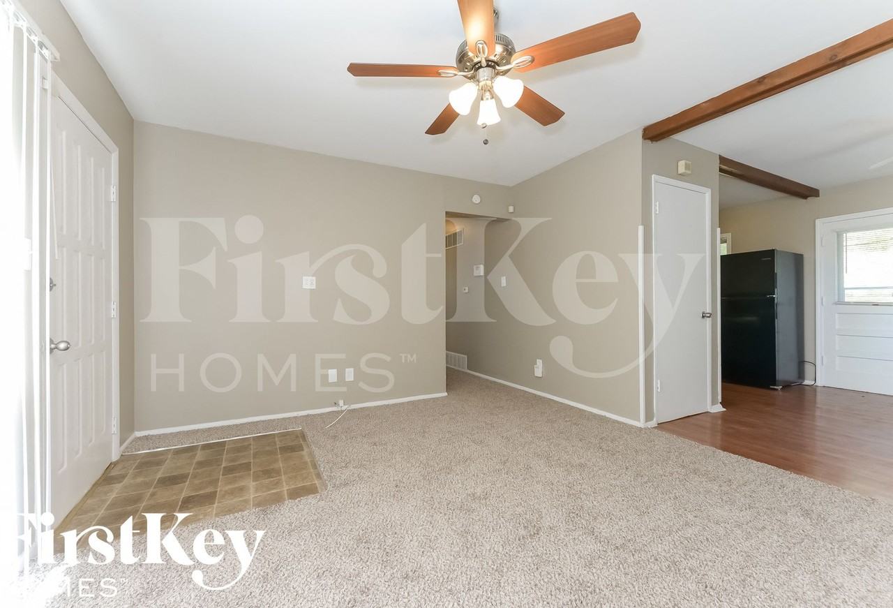 7508 E 50th Ter - Photo 4 of 14