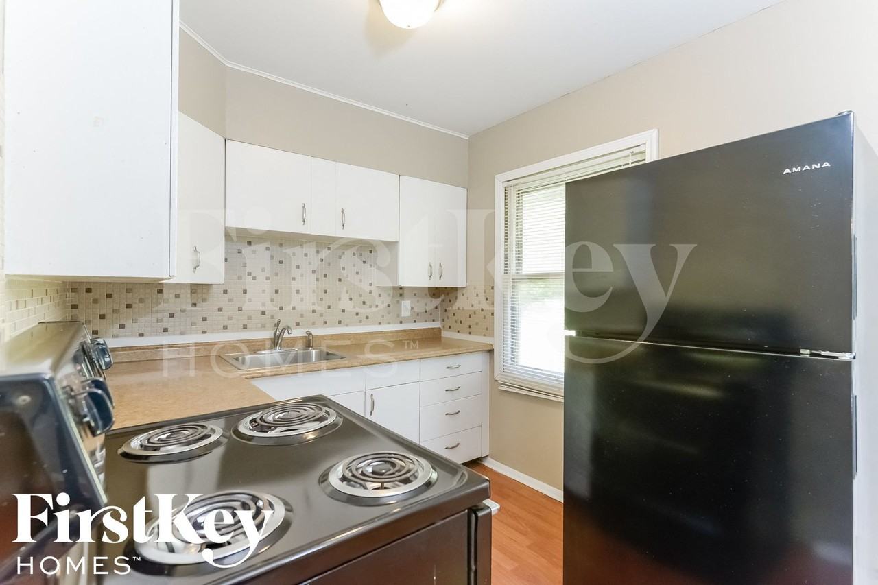 7508 E 50th Ter - Photo 6 of 14