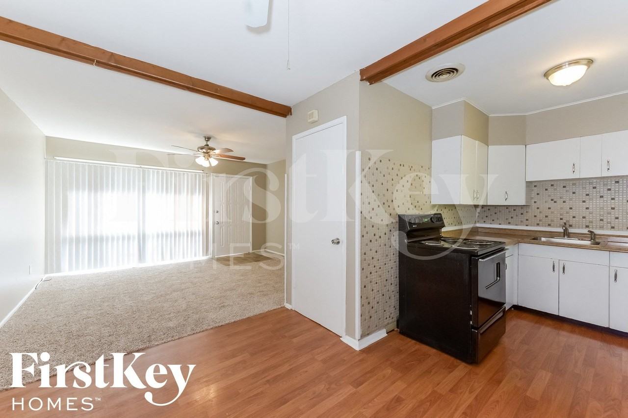 7508 E 50th Ter - Photo 7 of 14