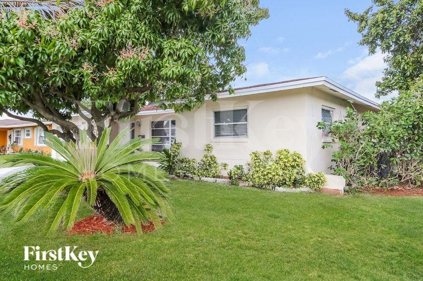 7401 Nw 58th St - Photo 2 of 15