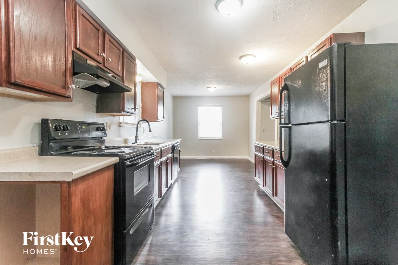 734 S Whitcomb Ave - Photo 5 of 15