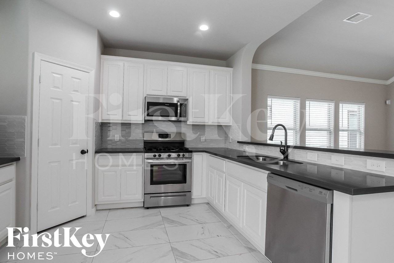 7238 Foxtail Meadow Ct - Photo 6 of 15