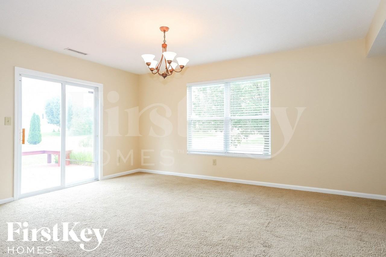 7228 Village Oak Drive - Photo 4 of 15