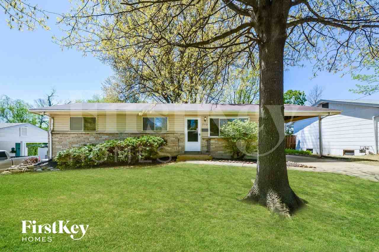 712 Undercliffe Drive - Photo 2 of 15