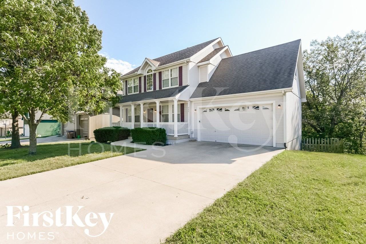 711 Old Paint Rd - Photo 2 of 15