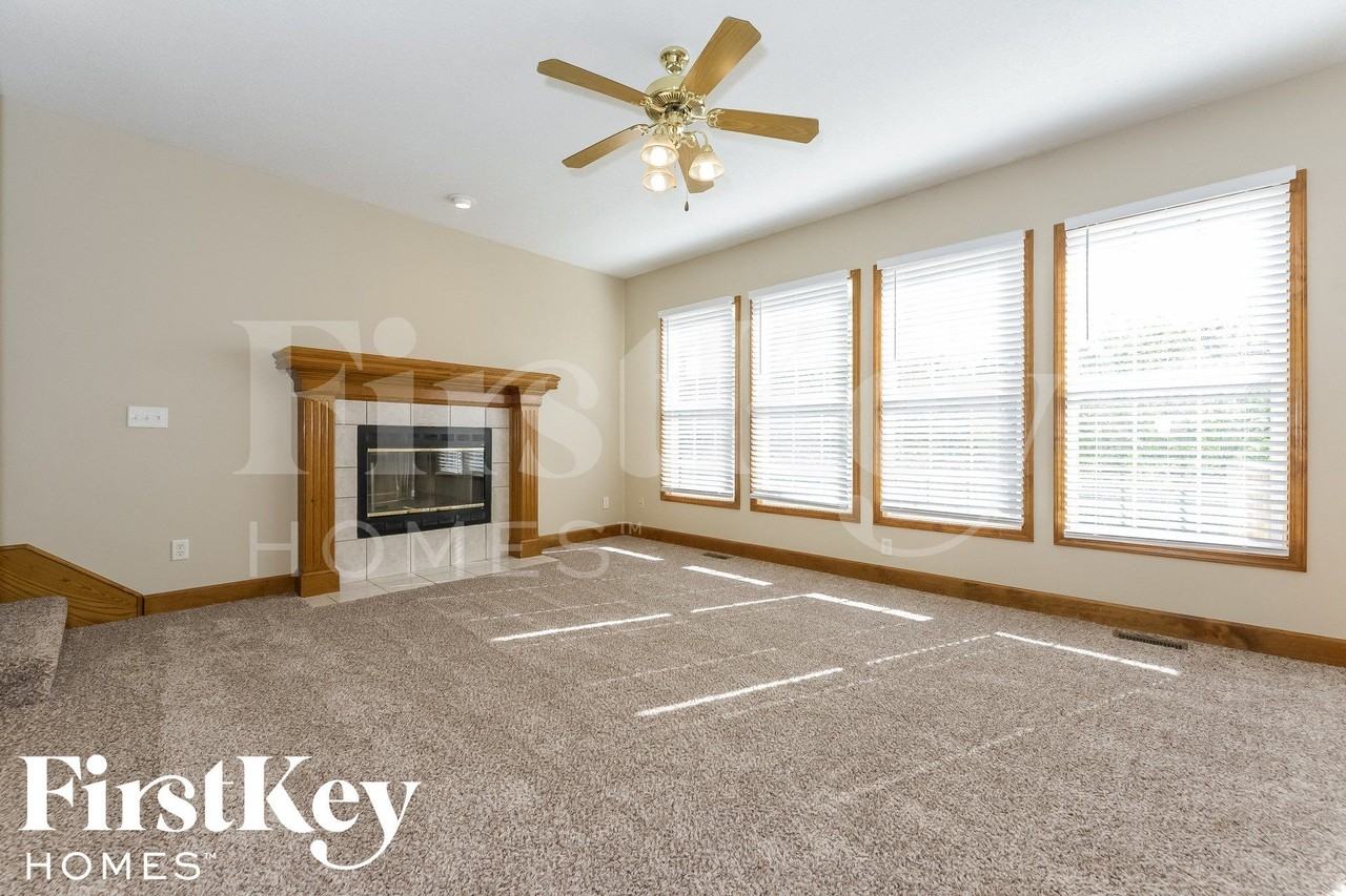 711 Old Paint Rd - Photo 3 of 15