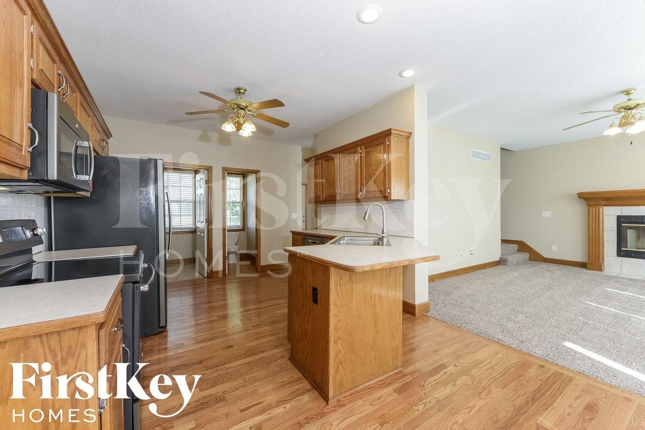 711 Old Paint Rd - Photo 5 of 15