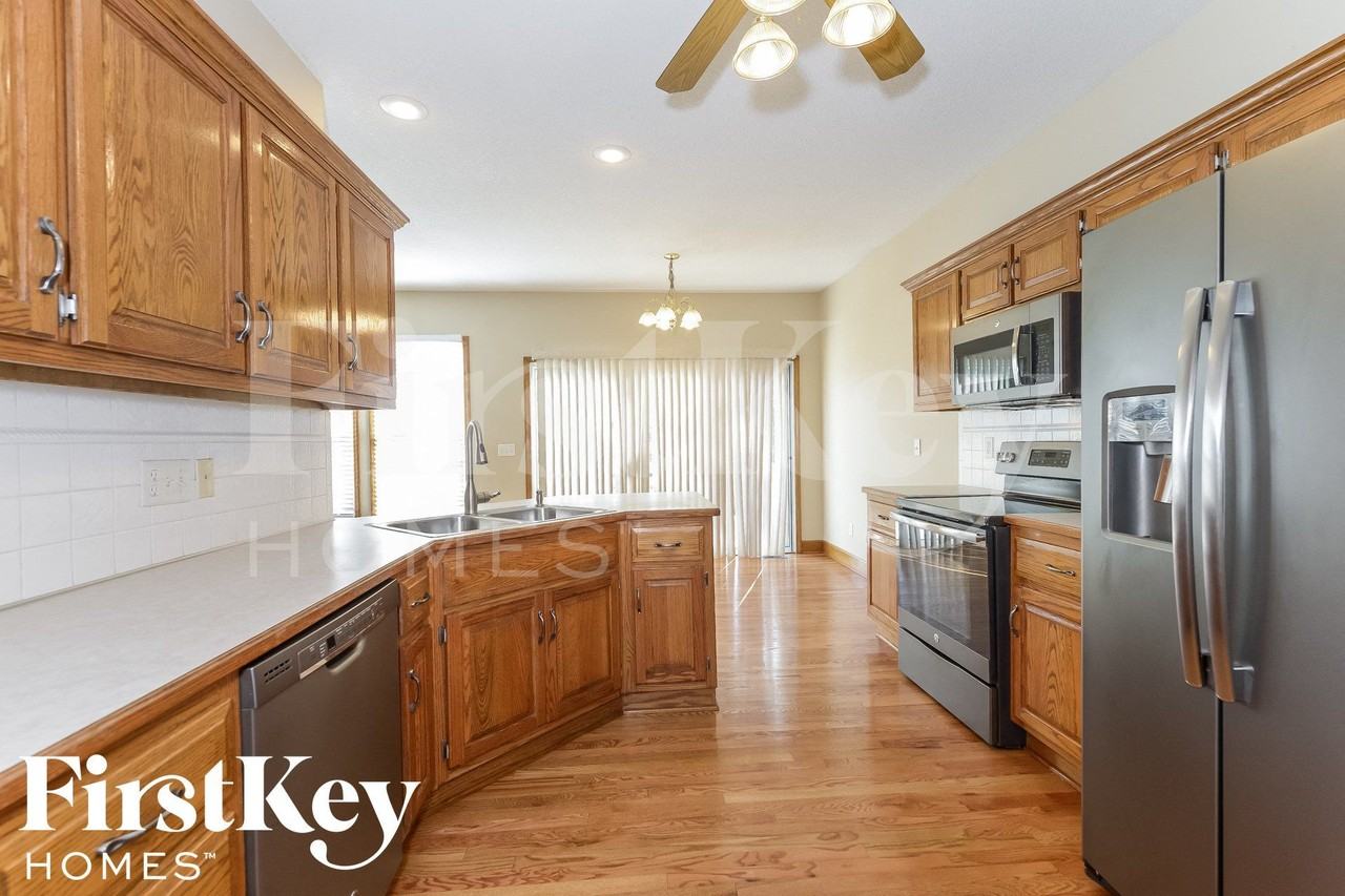 711 Old Paint Rd - Photo 6 of 15