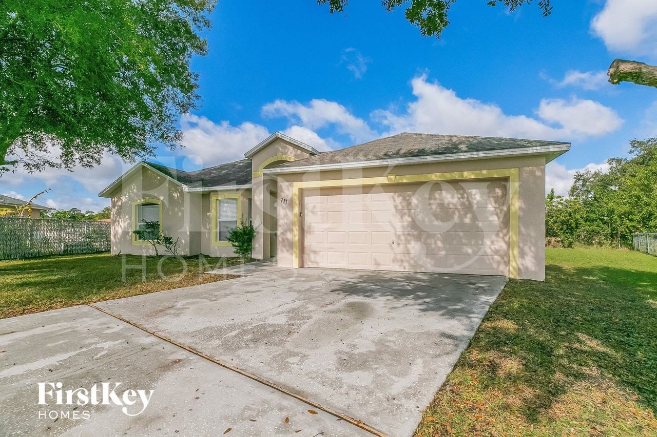 711 Hamster Way - Photo 2 of 15