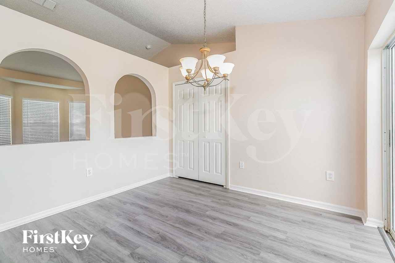 711 Hamster Way - Photo 5 of 15