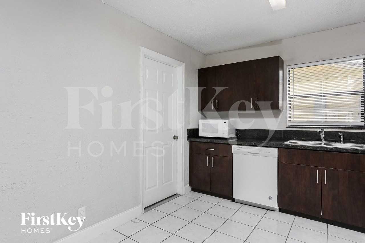 707 Swave - Photo 7 of 15