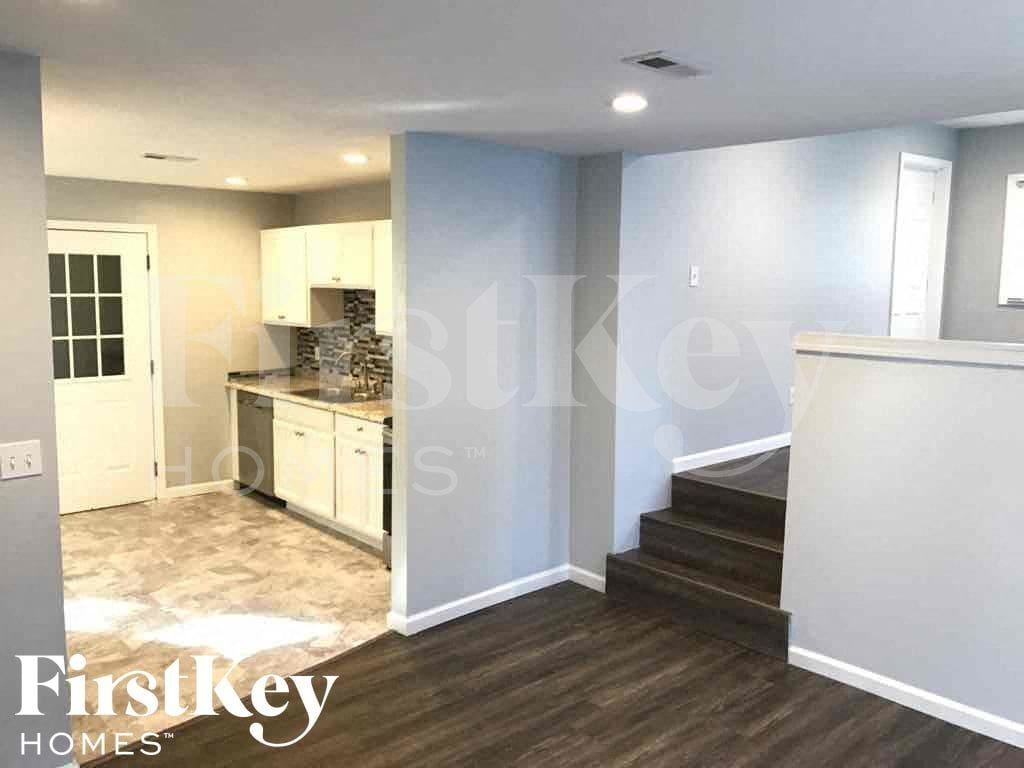 7020 Ne 51st Ter - Photo 2 of 13