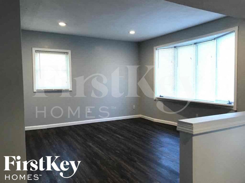 7020 Ne 51st Ter - Photo 3 of 13