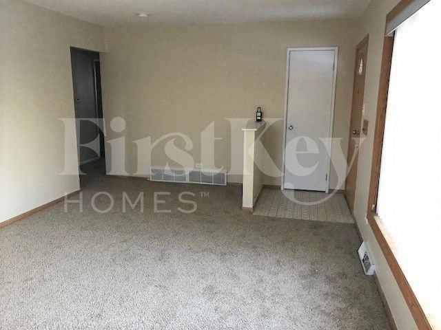 701 E 162nd Pl - Photo 3 of 11