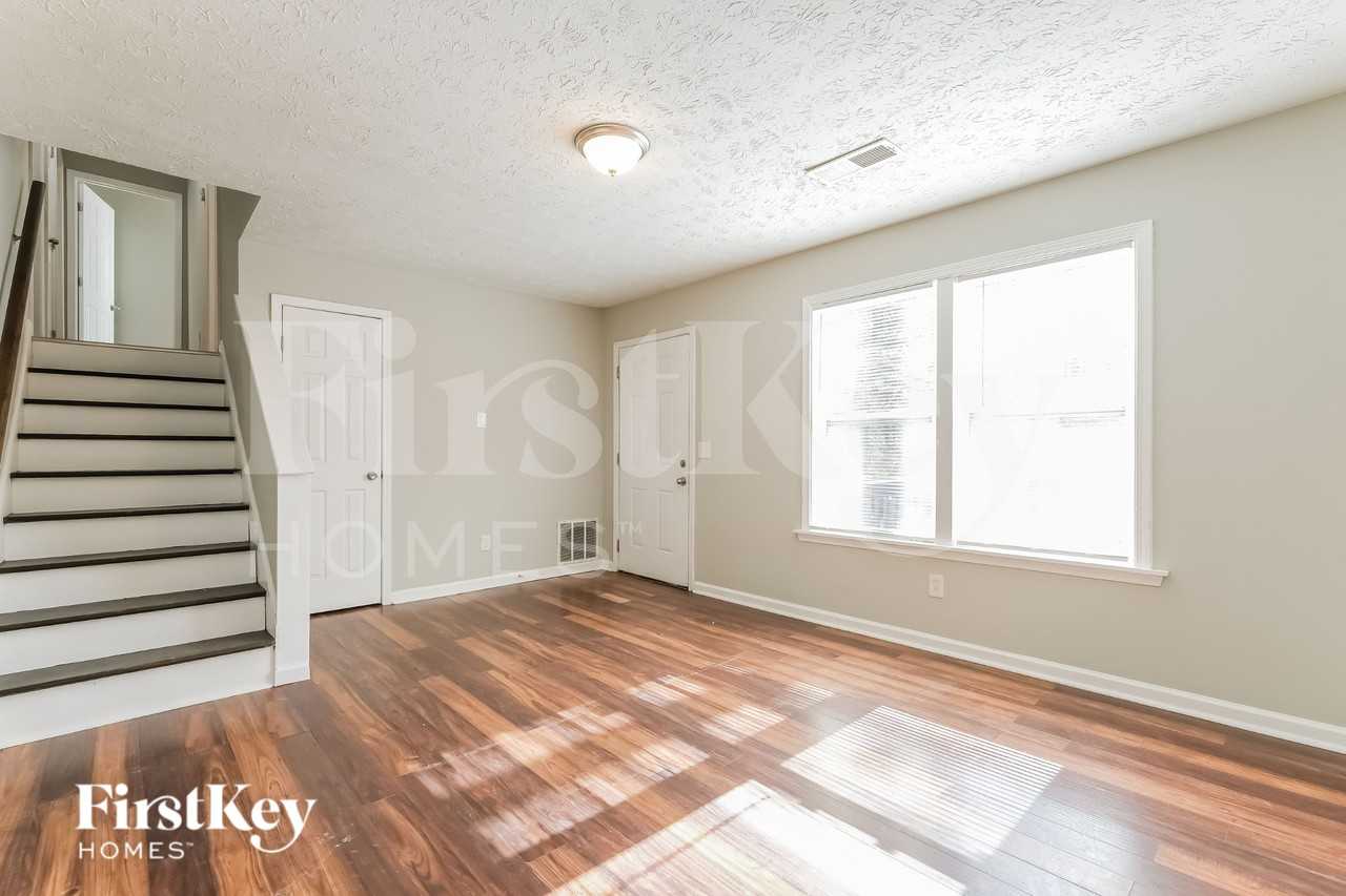 680 Springhollow Lane Southwest - Photo 3 of 19