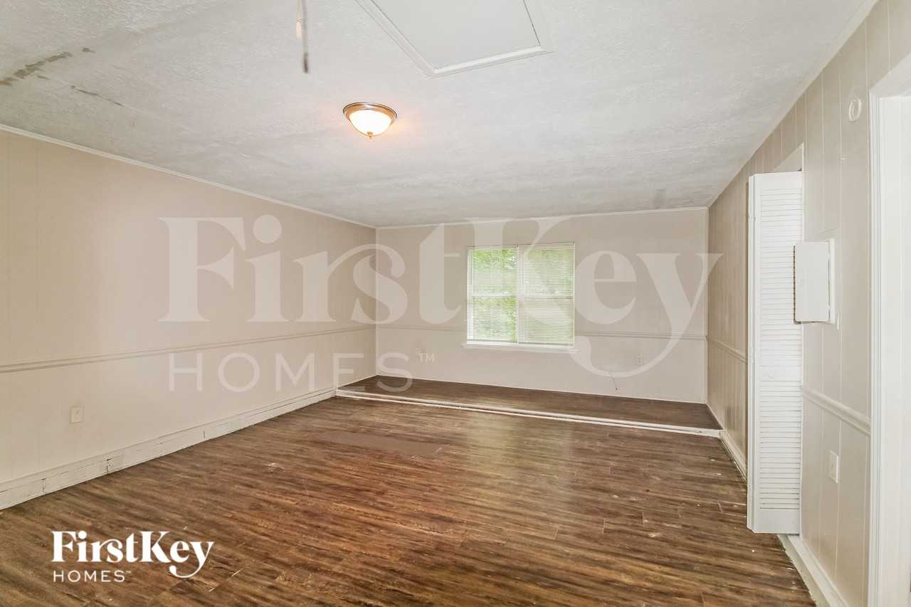 6719 Timbers East Dr - Photo 2 of 16