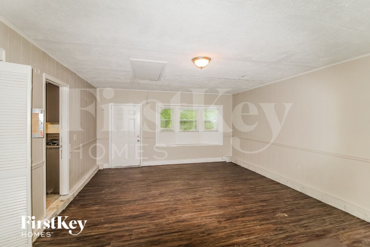 6719 Timbers East Dr - Photo 3 of 16