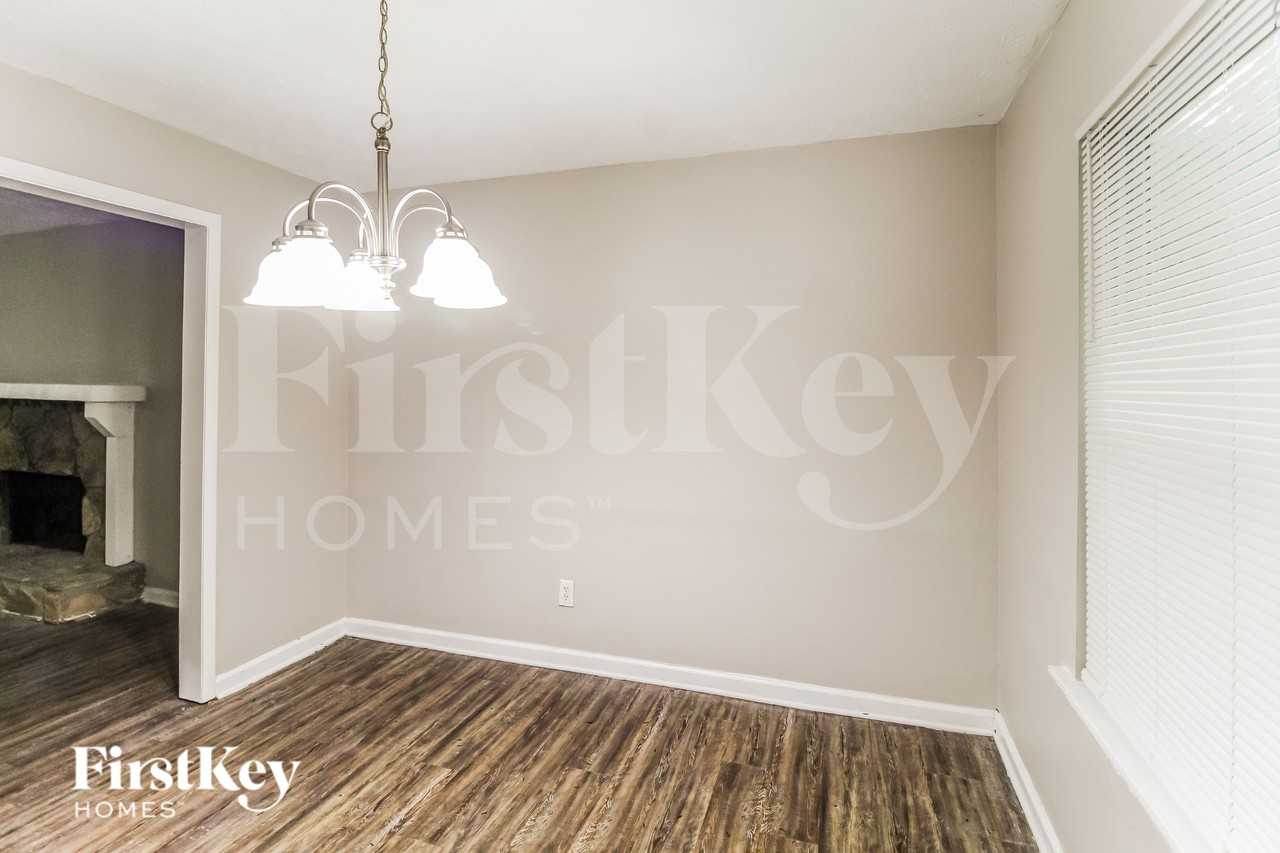 6719 Timbers East Dr - Photo 4 of 16