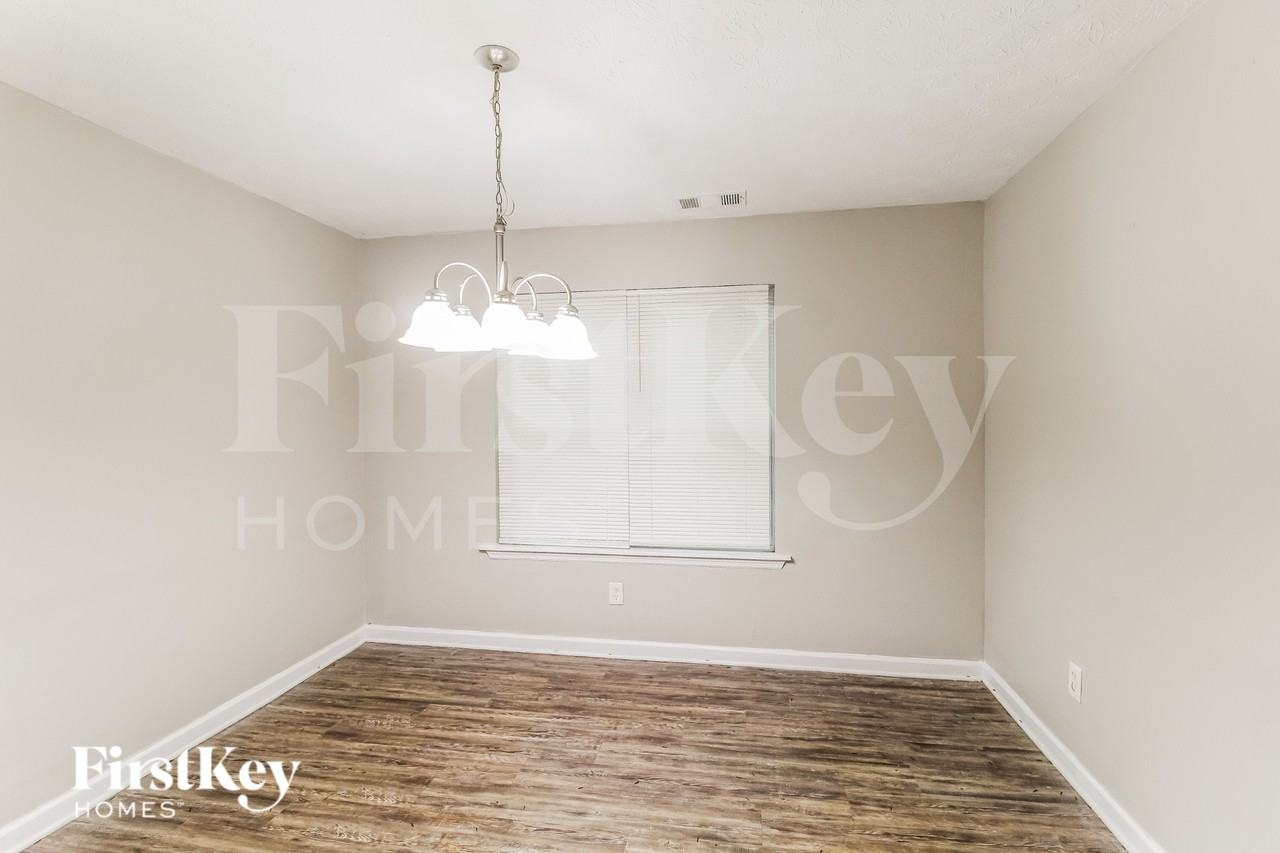 6719 Timbers East Dr - Photo 5 of 16