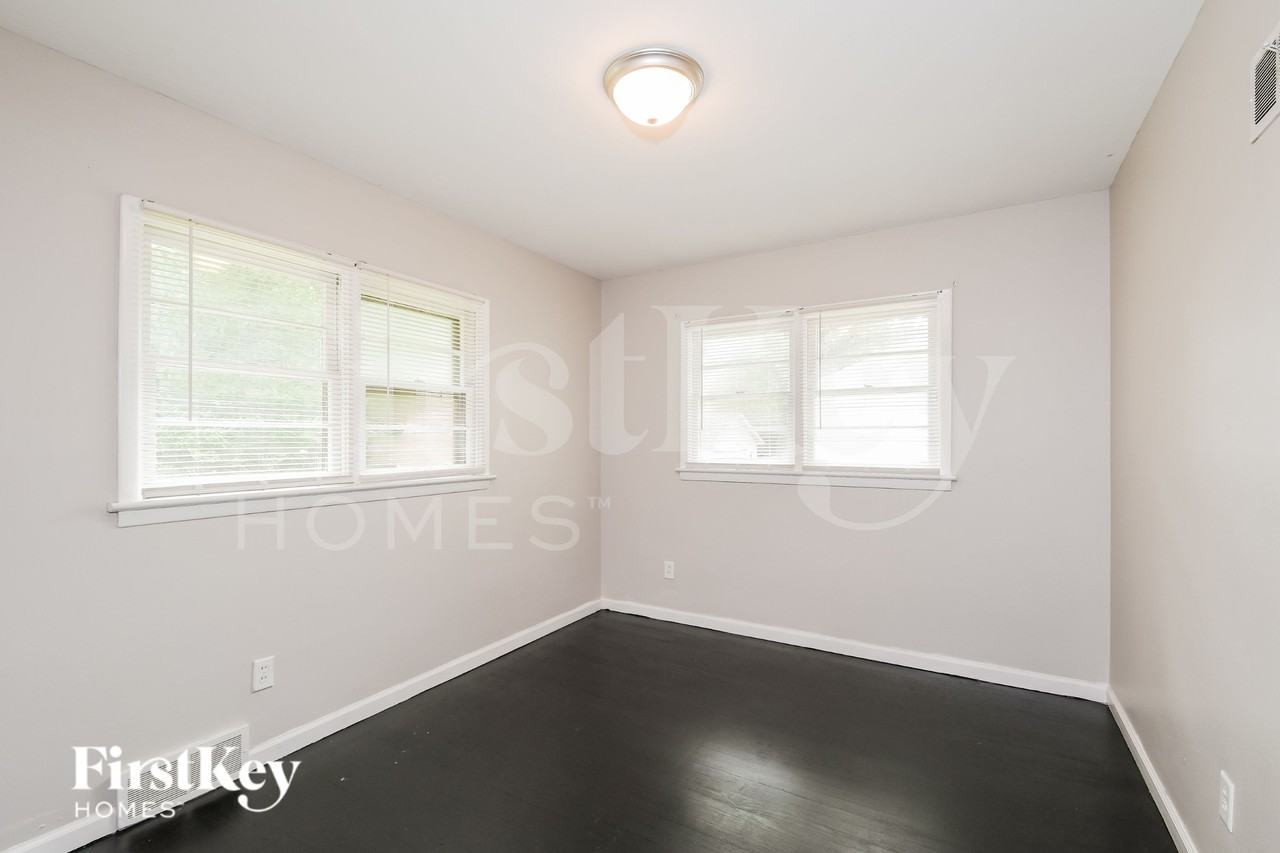 665 Mark Twain Dr - Photo 7 of 16